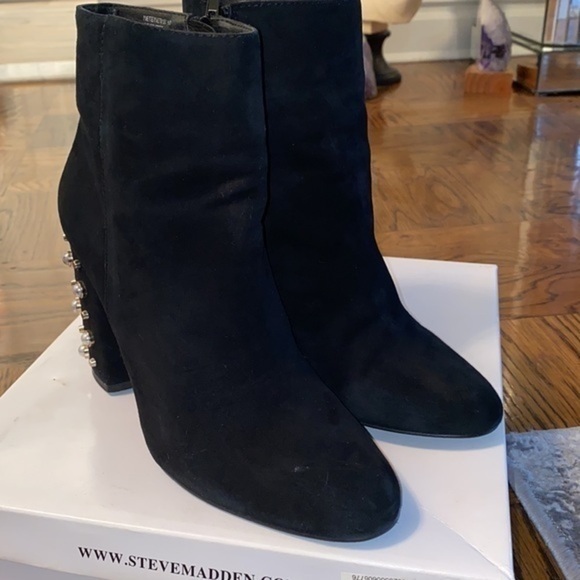 Steve Madden limited ed.Black Sued Yevette Jeweled with pearls heel ankle boots - Picture 5 of 13
